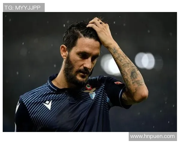 吕迪格的成长之路:从默默无闻到足坛明星的蜕变历程 吕迪格的成长之路:从默默无闻到足坛明星的蜕变历程