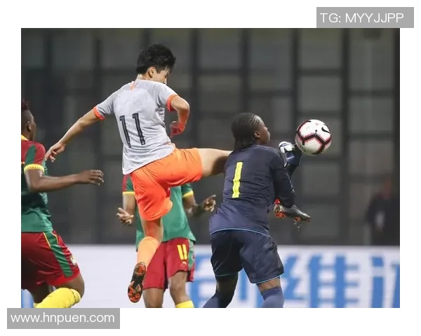 新西兰女足与喀麦隆对决足球MVP争夺战精彩回顾 新西兰女足与喀麦隆对决足球MVP争夺战精彩回顾