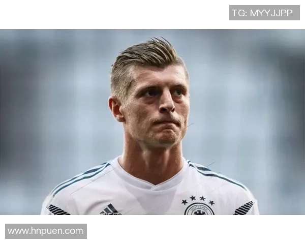 克罗斯:从中场大师到足球战术革新的引领者之路