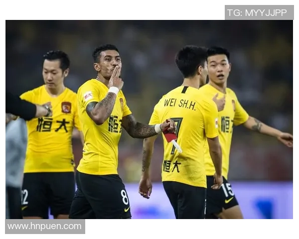 广州恒大队迎战北京球队全力争胜展现足球激情与实力对决